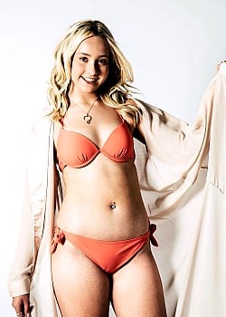 Lexi Booker image 1 of 4