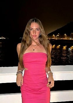 Lexi Thomas image 3 of 3