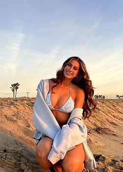 Lexi Wright image 2 of 3
