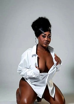 Lexiie Grey image 1 of 2