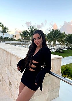 Lexy Chaplin image 3 of 4