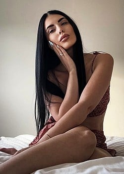Lia Theofanou image 3 of 4
