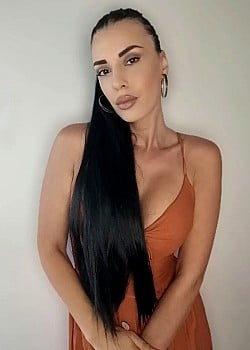Lia Theofanou image 1 of 4