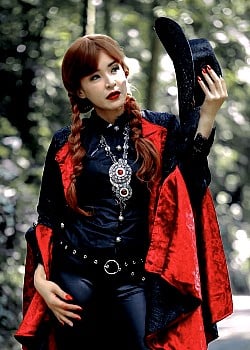 Liem Lyna image 2 of 3