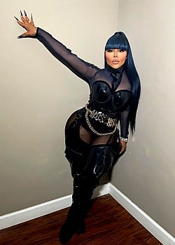 Lil\' Kim image 3 of 4