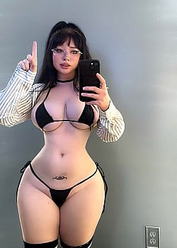 Lilbussygirl image 2 of 2