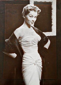 Lili Kardell image 2 of 2