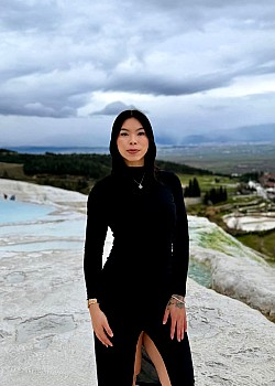 Lili Wang image 3 of 4