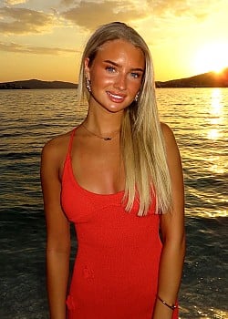 Lilia Batten image 2 of 4