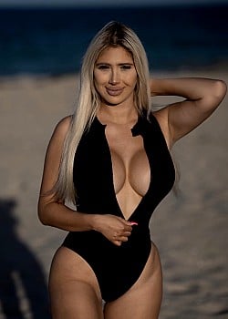 Liliana Arteaga image 2 of 4