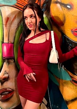 Lilimar Hernandez image 4 of 4