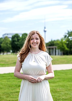 Lilli Fischer image 3 of 4