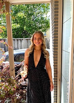 Lily Hall (Instagram) image 4 of 4