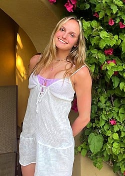 Lily Hann image 1 of 2