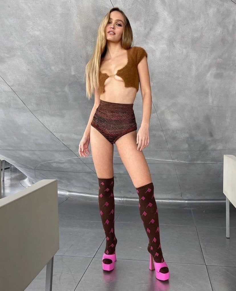 Lily-Rose Depp - Free pics, galleries & more at Babepedia