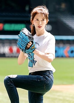 Lin Chi-ling image 3 of 4