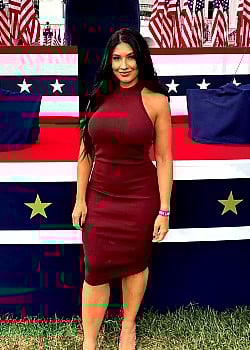Linda Catalina image 3 of 4