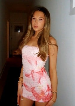 Lindsay Blowe image 1 of 1