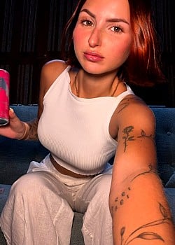 Lini Klein image 1 of 1
