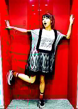 Lisa (singer) image 2 of 2