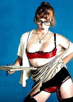 Lisa De Leeuw image 3 of 3