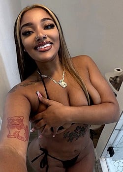 Lismary Quezada image 3 of 3
