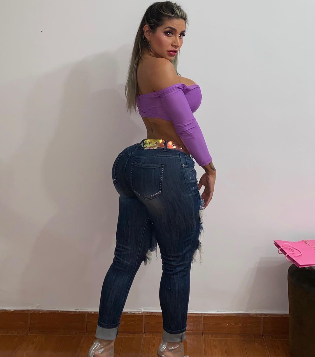 Liss Valderrama - Free pics, galleries & more at Babepedia