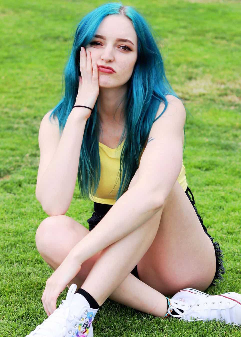 Littlesiha - Free pics, galleries & more at Babepedia