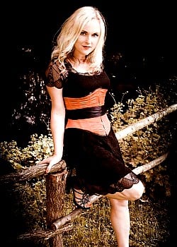 Liv Kristine image 4 of 4