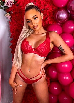Liv Owens image 3 of 4