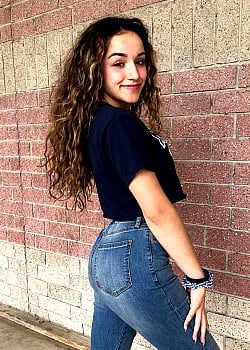 Liya Perez image 2 of 4
