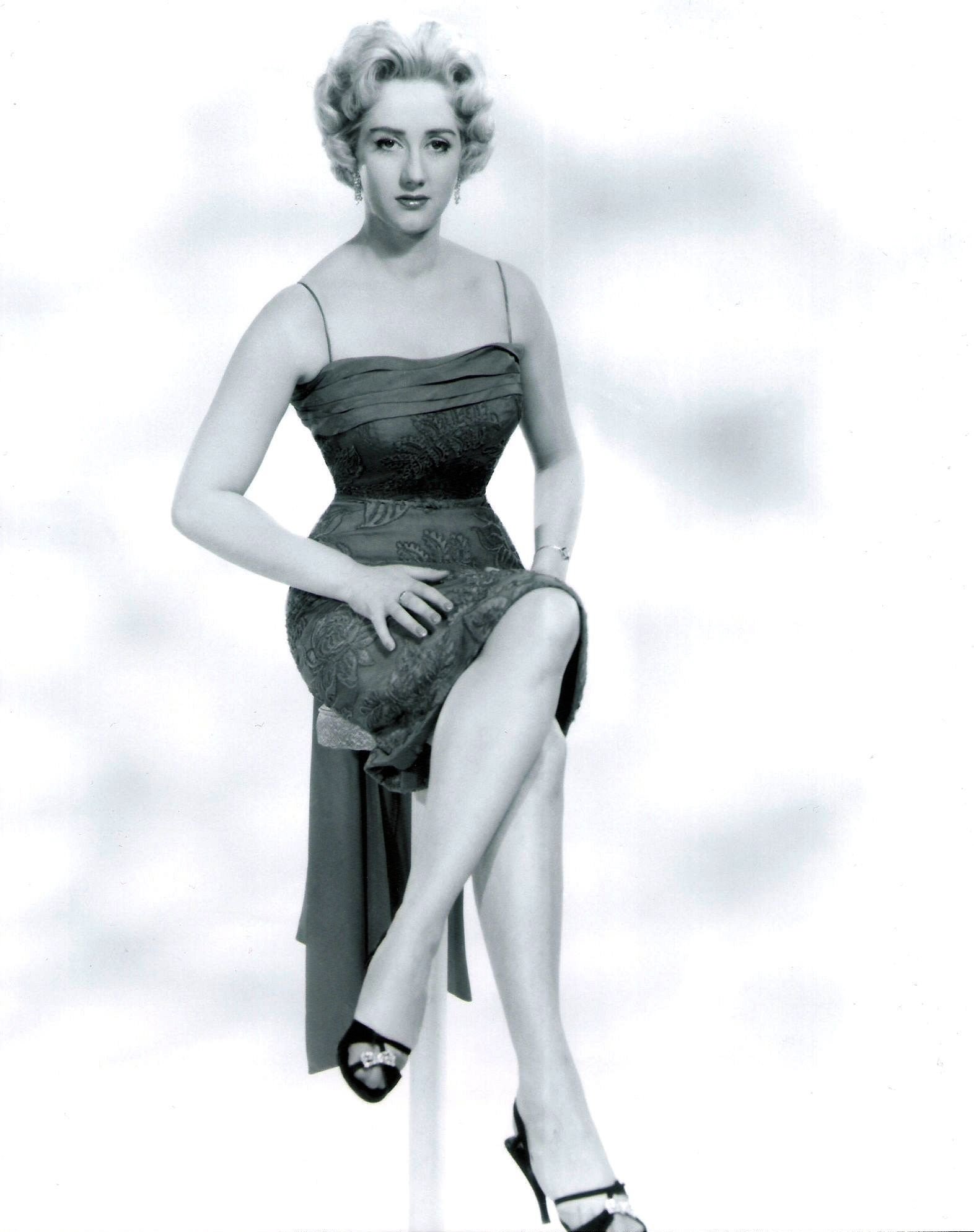 Liz Fraser - Free pics, galleries & more at Babepedia
