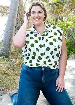 Liz Pavalon image 4 of 4
