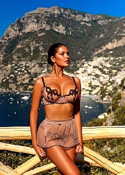 Liza Makhu image 4 of 4