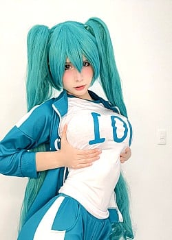 LizyHsan image 2 of 2