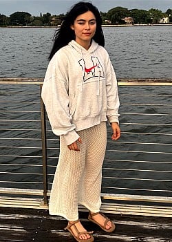 Lizzi Reynoso image 3 of 3