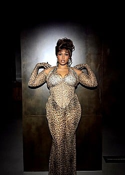 Lizzo image 3 of 4