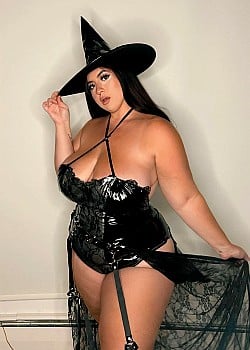 Lizzybbeauty image 4 of 4