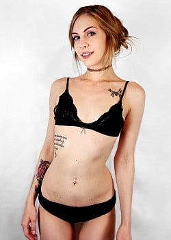 Lo Valentine image 3 of 4