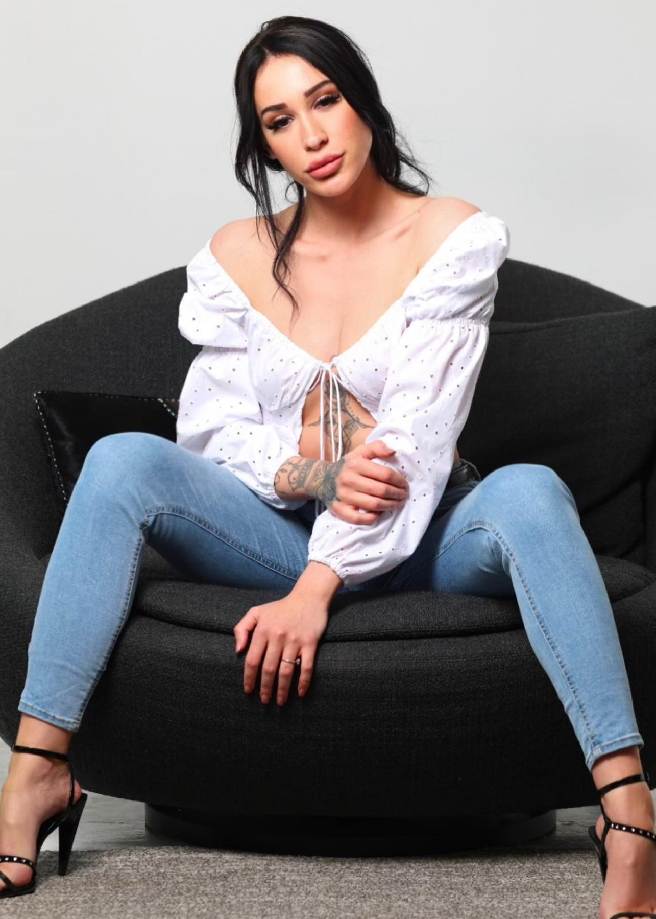 Lola Bellucci - Free nude pics, galleries & more at Babepedia