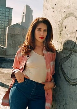Lola Kirke image 1 of 1