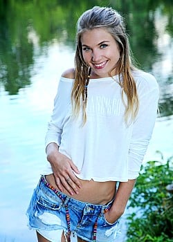 Lola Krit image 4 of 4