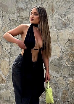 Lola Peregrina image 3 of 4
