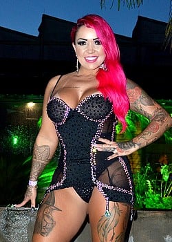 Lolla Martinelli image 2 of 2