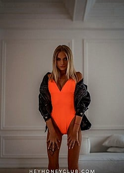 Lolly (HeyHoney) image 2 of 2