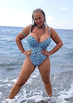 Loredana Nisturuc image 3 of 4