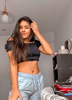 Lorena Thais image 2 of 3