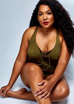 Lornalitz Baez image 3 of 4