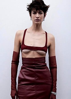Louise De Chevigny image 1 of 2