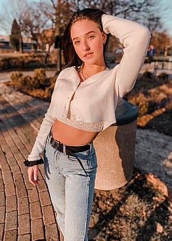 Lowkeylina image 2 of 2